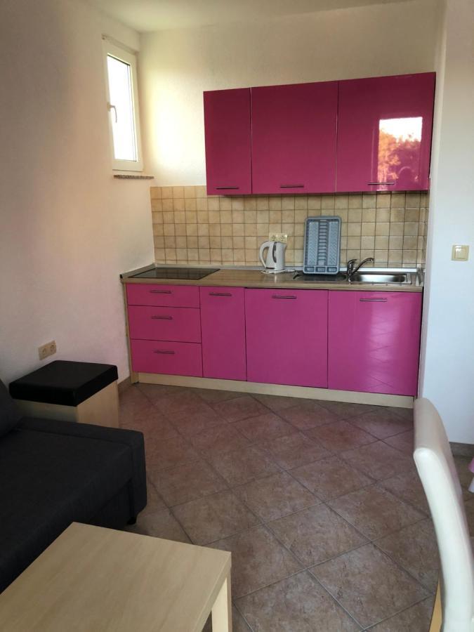 Miro Apartmani Ražanac Exterior foto