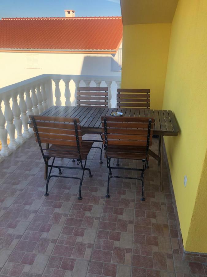 Miro Apartmani Ražanac Exterior foto